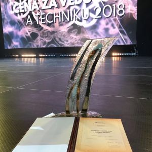 martina lubyova_ministerka skolstva_cena za vedu_2018_popularizator vedy_AMAVET_asociacia pre mladez vedu a techniku_jozef ristvej_anna gibova_gabriela kukolova_jan nemec_jozef ristvej_ marian babincak_maria babincakova_david richter_denisa vaculciakova_marian giba_jana motesicka_
